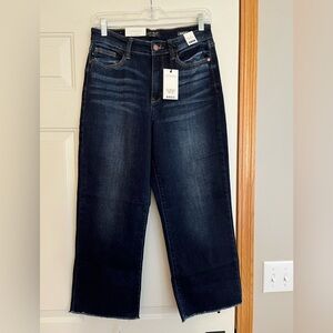 New Judy Blue dark wash high waist raw hem cropped jean. Size 7 (28)